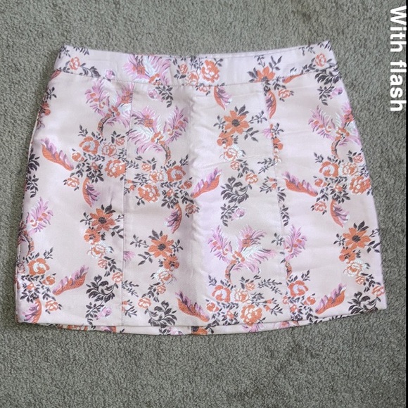NWT Forever 21 Pink/Orange floral satin like mini skirt, size 27 - Picture 2 of 12